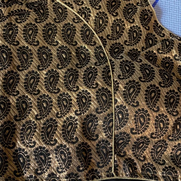 Padded Saree blouse - Picture 2 of 3